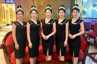华纳公司客服团队专业形象展示